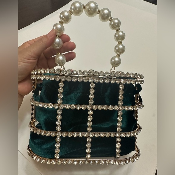 Elegant Pearl-Embellished Green Handbag 💚💚 - Picture 13 of 15